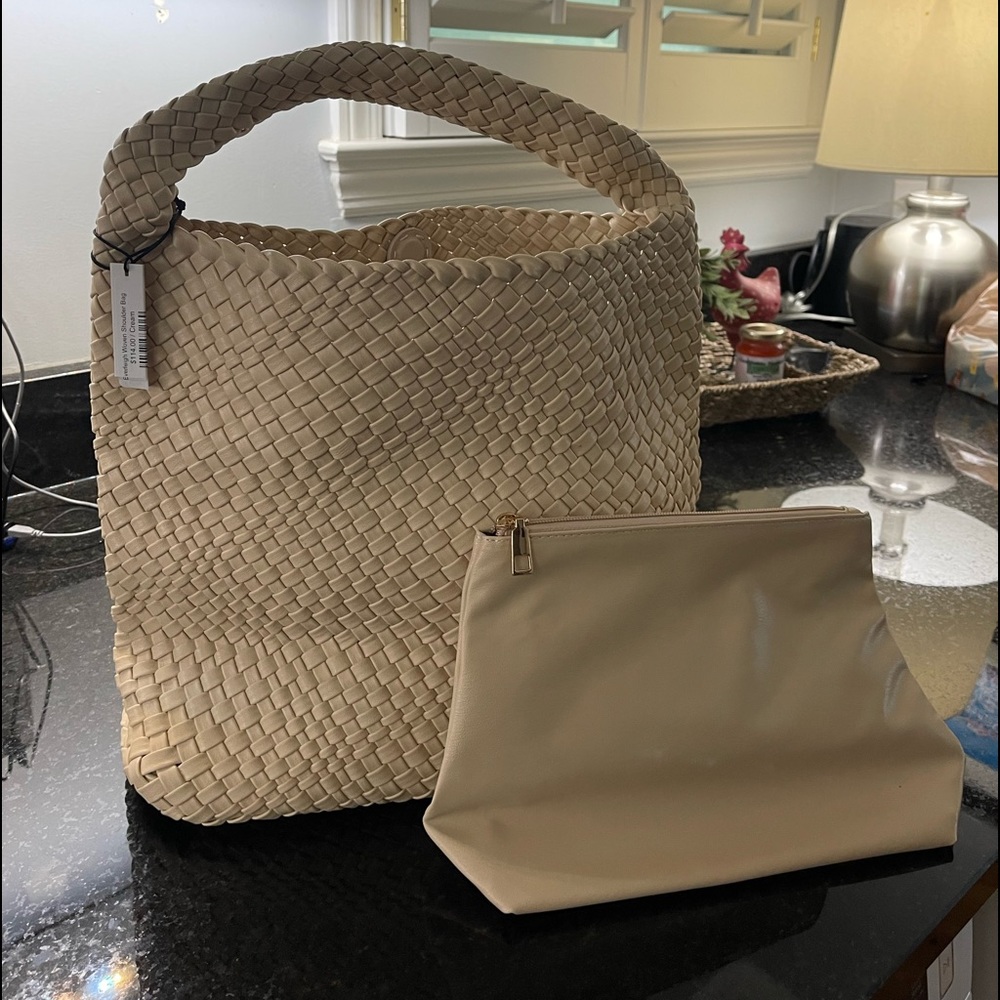 Everleigh Woven Bag  * New with tags •
